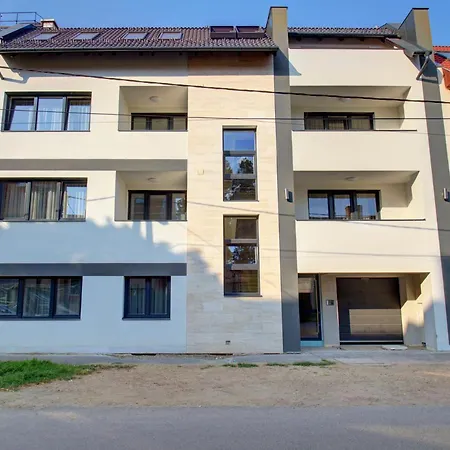 Apartment Hajnal Apartman *