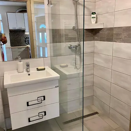 Hajnal Apartman *