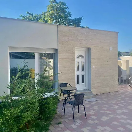 Hajnal Apartman Apartment