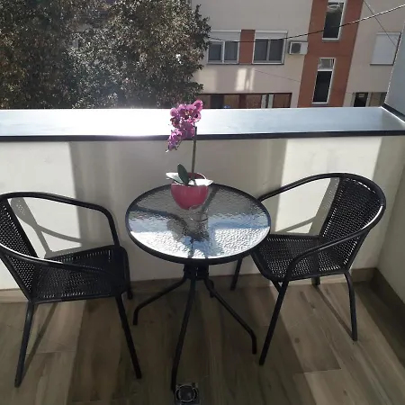 Hajnal Apartman Apartment