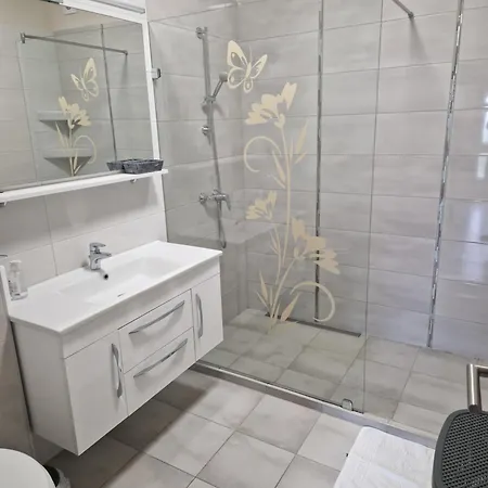 Apartment Hajnal Apartman *